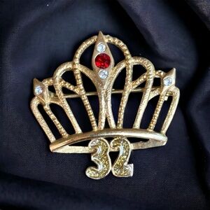 Vintage Park Lane number 32 rhinestone crown brooch